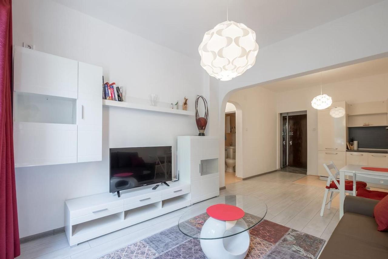 Your Perfect Place To Stay On Vitosha Str Apt ソフィア エクステリア 写真